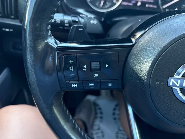 Used 2023 Nissan Pathfinder SL AWD/4WD image 11