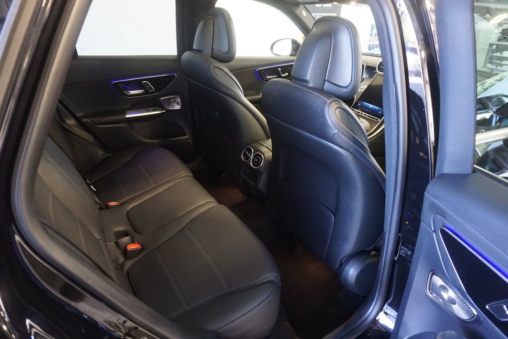 Used 2024 Mercedes-Benz GLC 300 4MATIC image 23