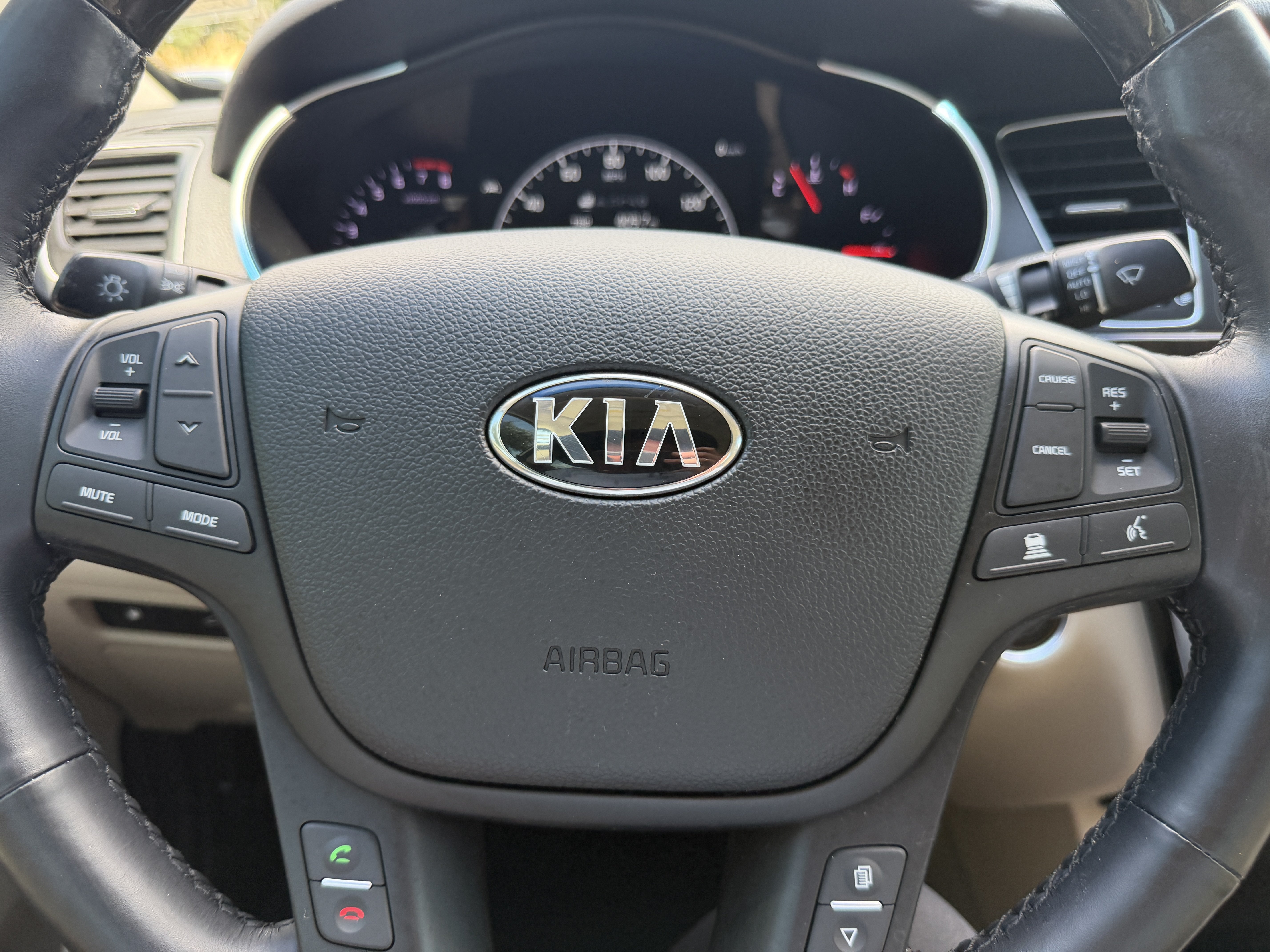 Used 2015 Kia Cadenza Premium w/ Technology Package FWD image 26