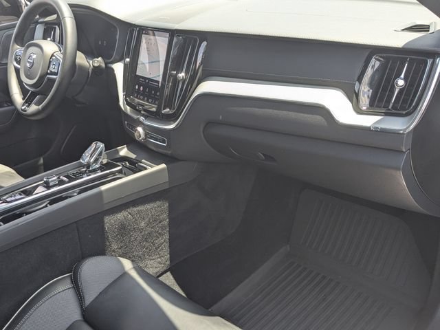 Used 2024 Volvo XC60 B5 Ultimate w/ Protection Package Premier AWD/4WD image 30