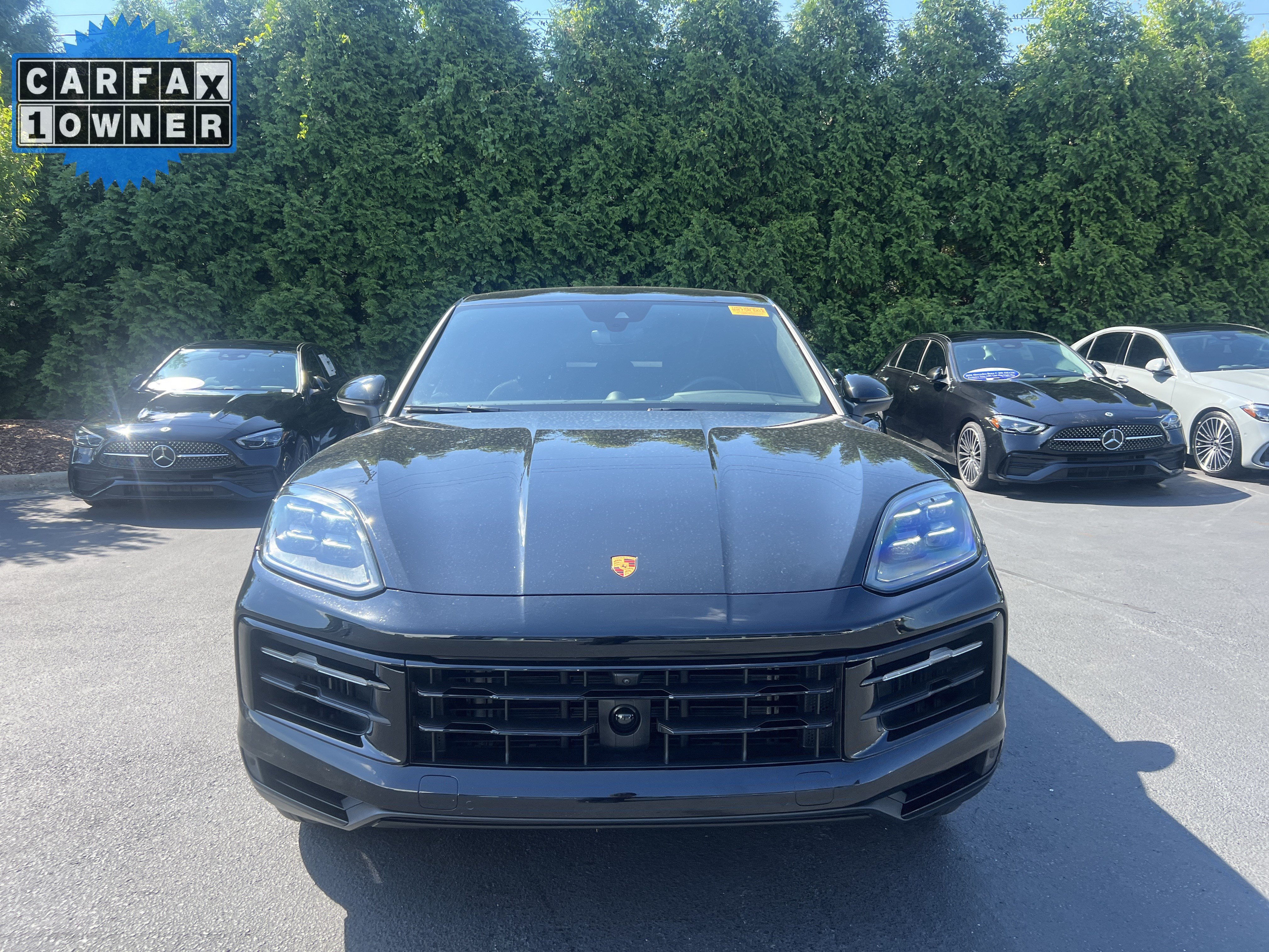 Used 2024 Porsche Cayenne Coupe AWD/4WD image 3