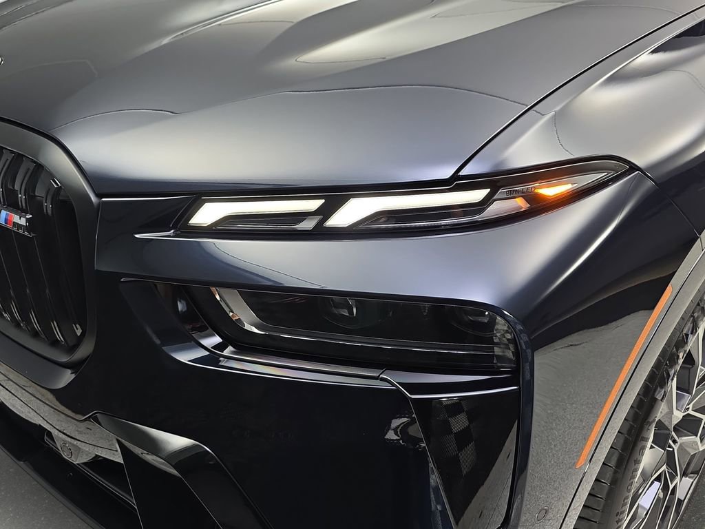 New 2026 BMW X7 M60i image 32
