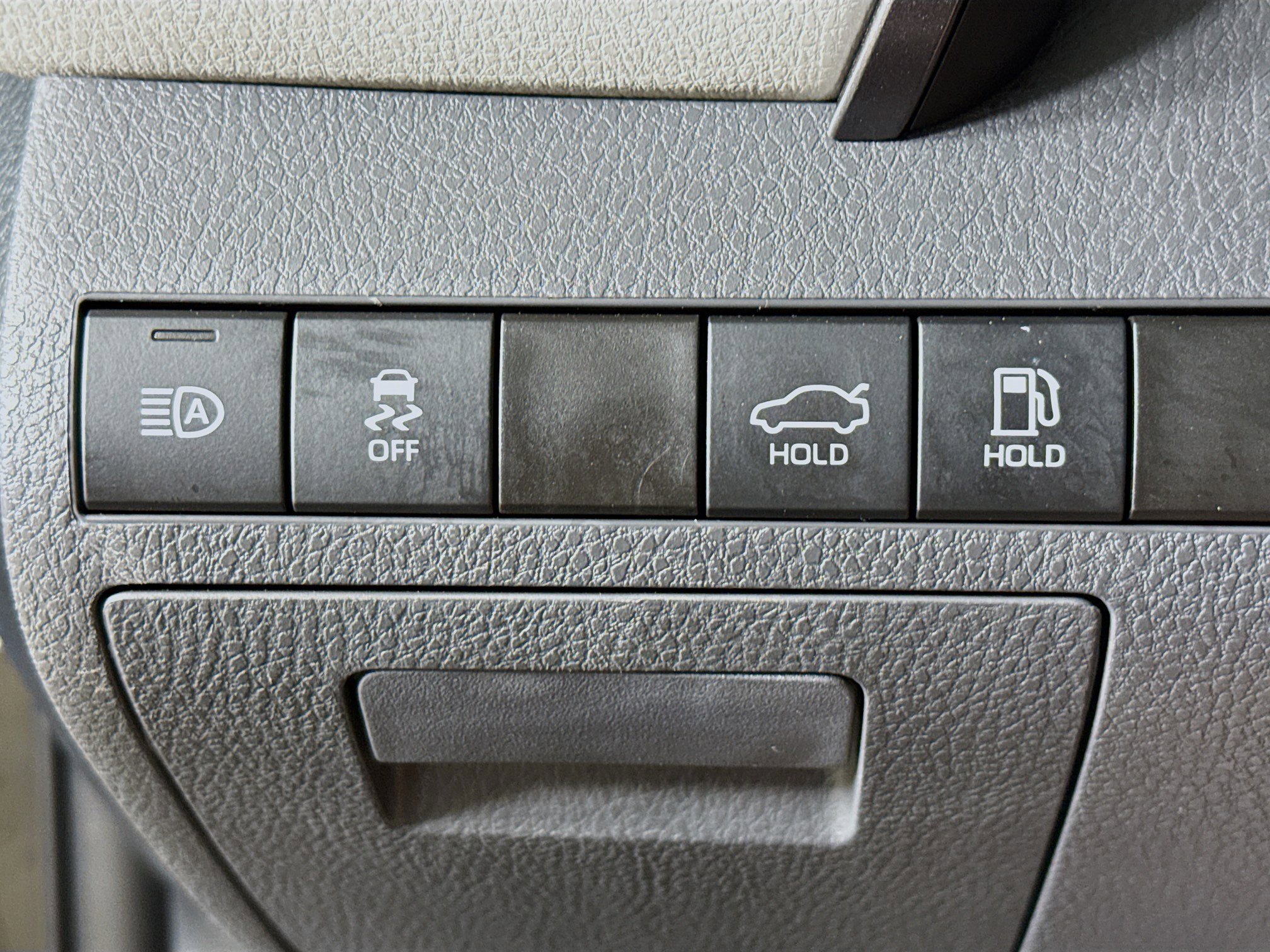 Used 2024 Toyota Camry LE image 9