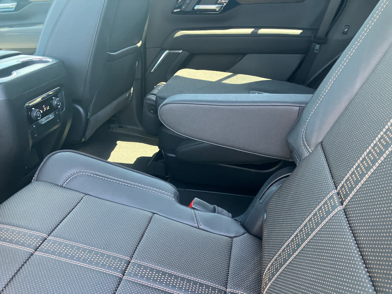 New 2026 Chevrolet Tahoe High Country AWD/4WD image 41