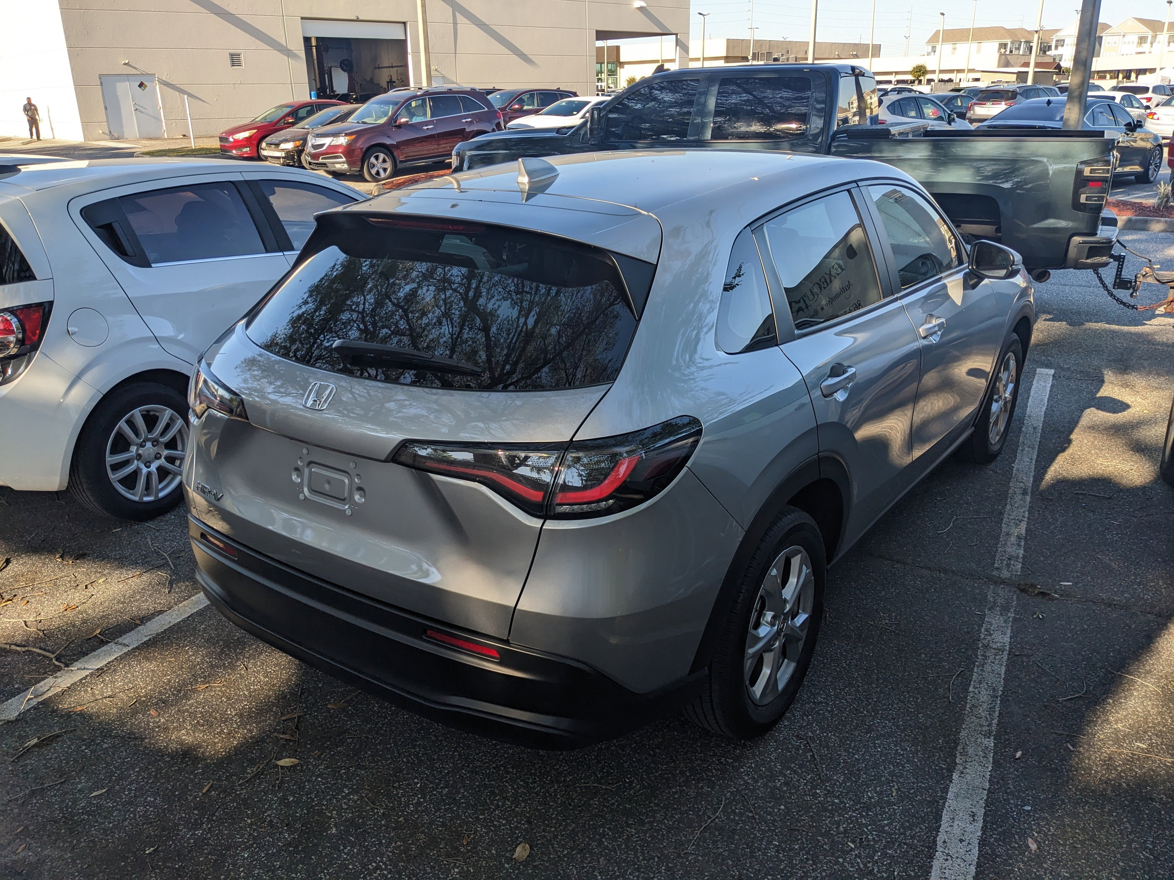 Used 2025 Honda HR-V LX image 8