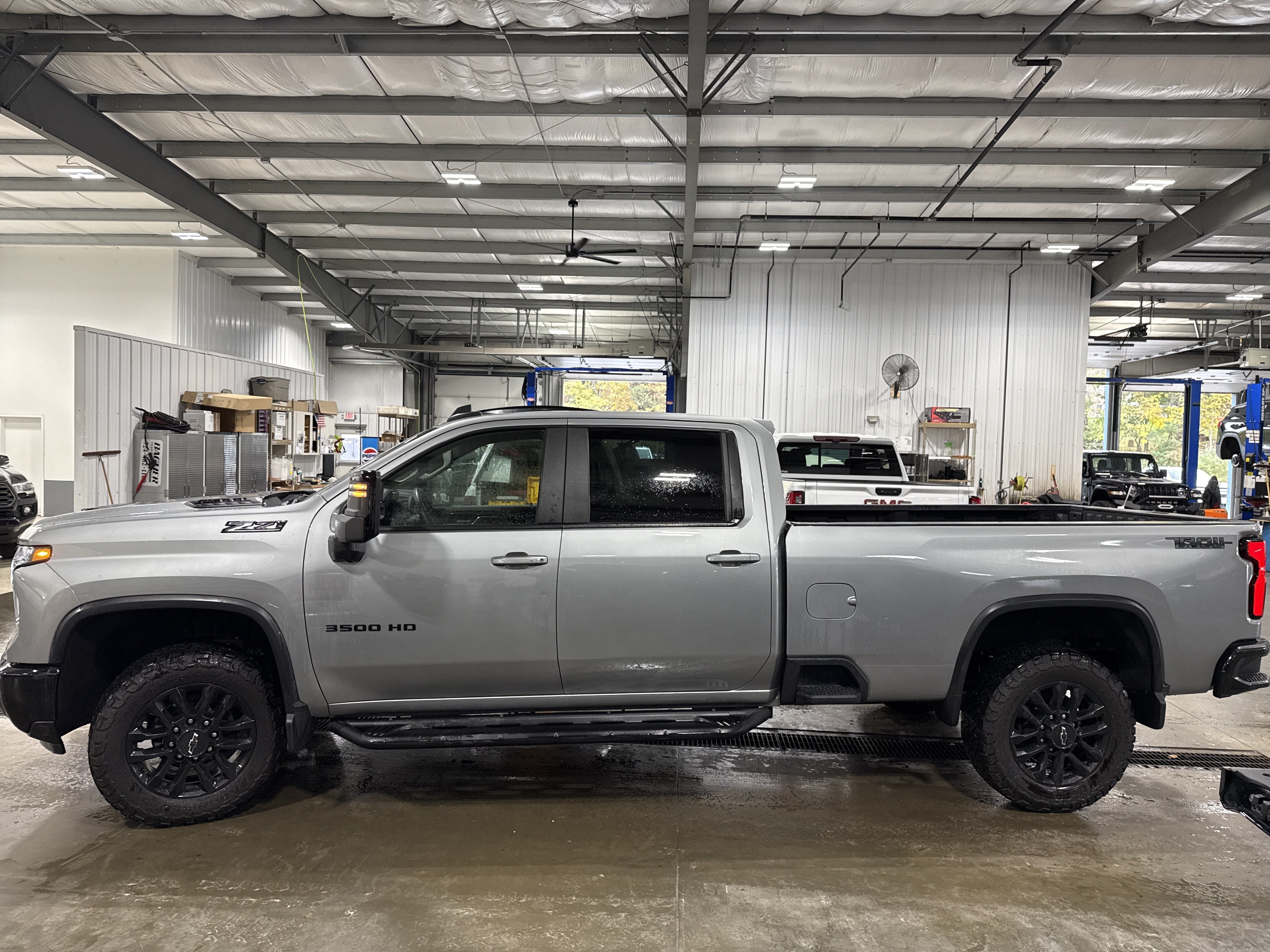 Used 2025 Chevrolet Silverado 3500 LT w/ Trail Boss Package AWD/4WD image 5