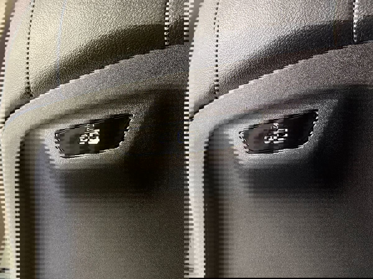 Used 2022 Chrysler Pacifica Touring-L image 27