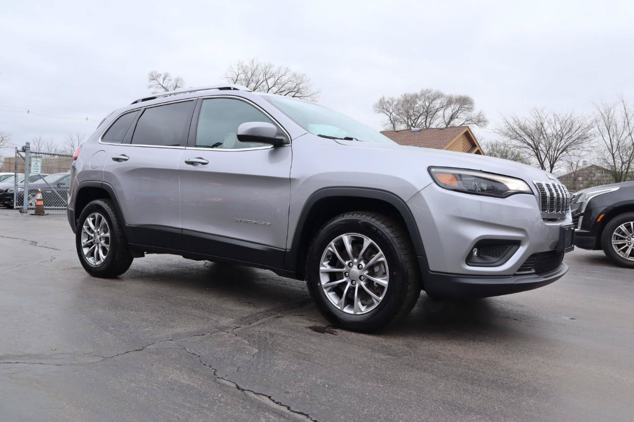 Used 2019 Jeep Cherokee Latitude Plus w/ Cold Weather Group AWD/4WD image 7