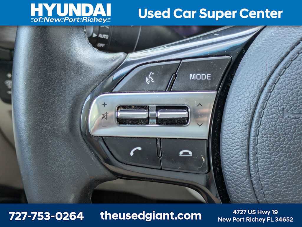 Used 2020 Kia Cadenza Technology image 32