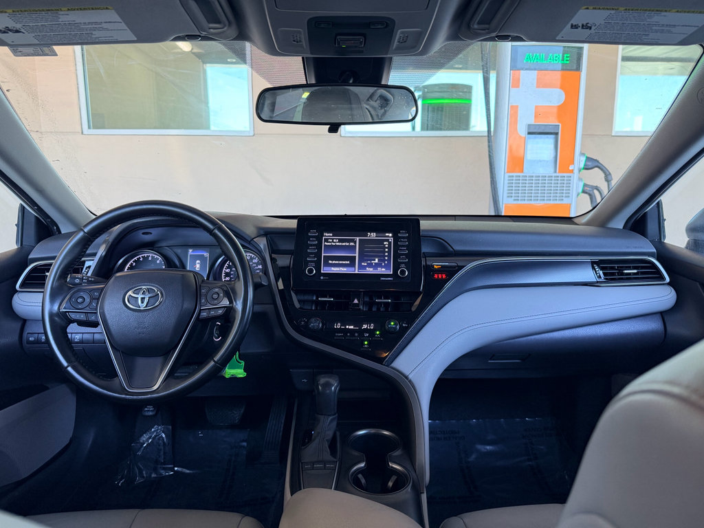 Used 2022 Toyota Camry SE FWD image 14