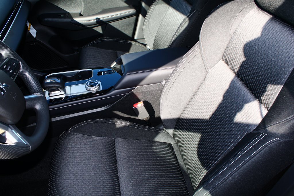 New 2026 Mitsubishi Outlander ES image 3