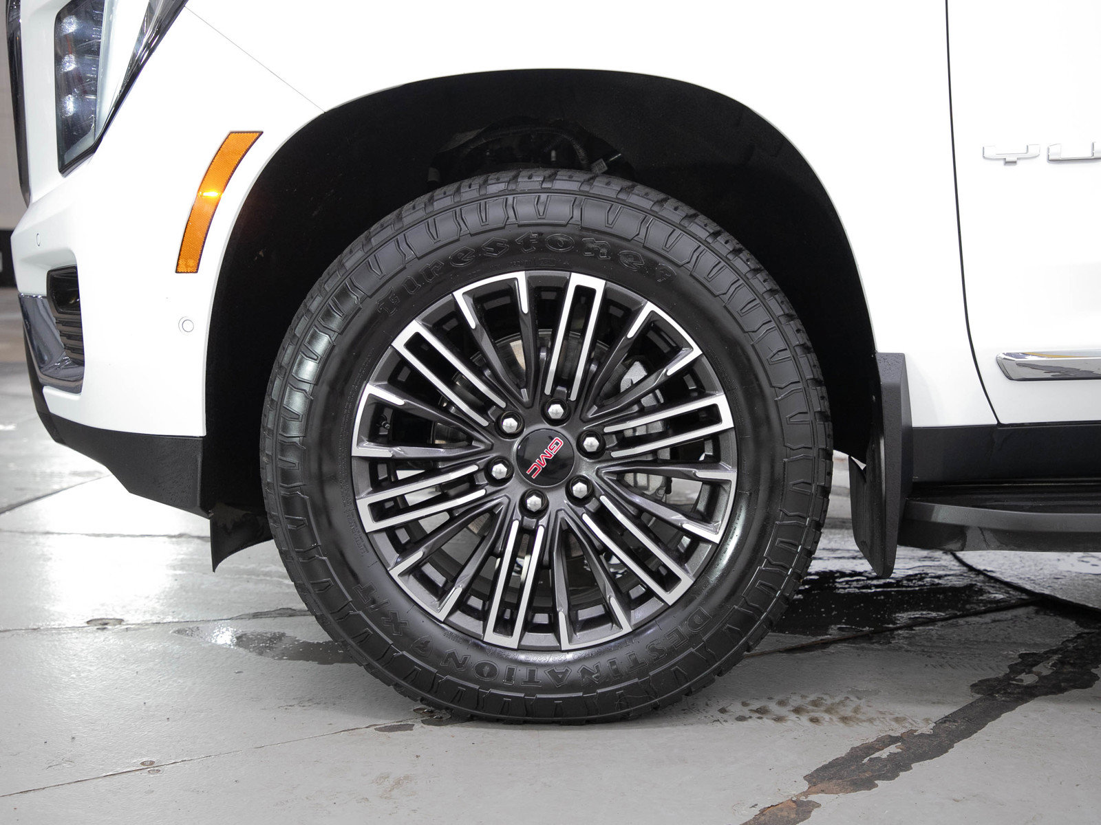 Used 2025 GMC Yukon XL Elevation AWD/4WD image 29