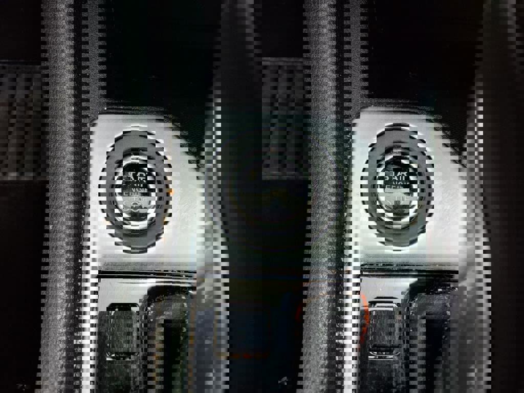 Used 2023 Nissan Sentra SR w/ Electronics Package image 13