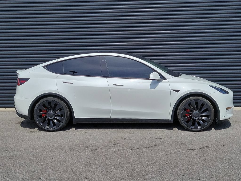 Used 2022 Tesla Model Y Performance AWD/4WD image 8