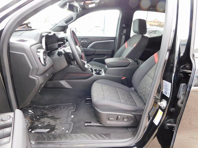 Used 2024 Chevrolet Colorado Z71 w/ Z71 Convenience Package 2 image 16