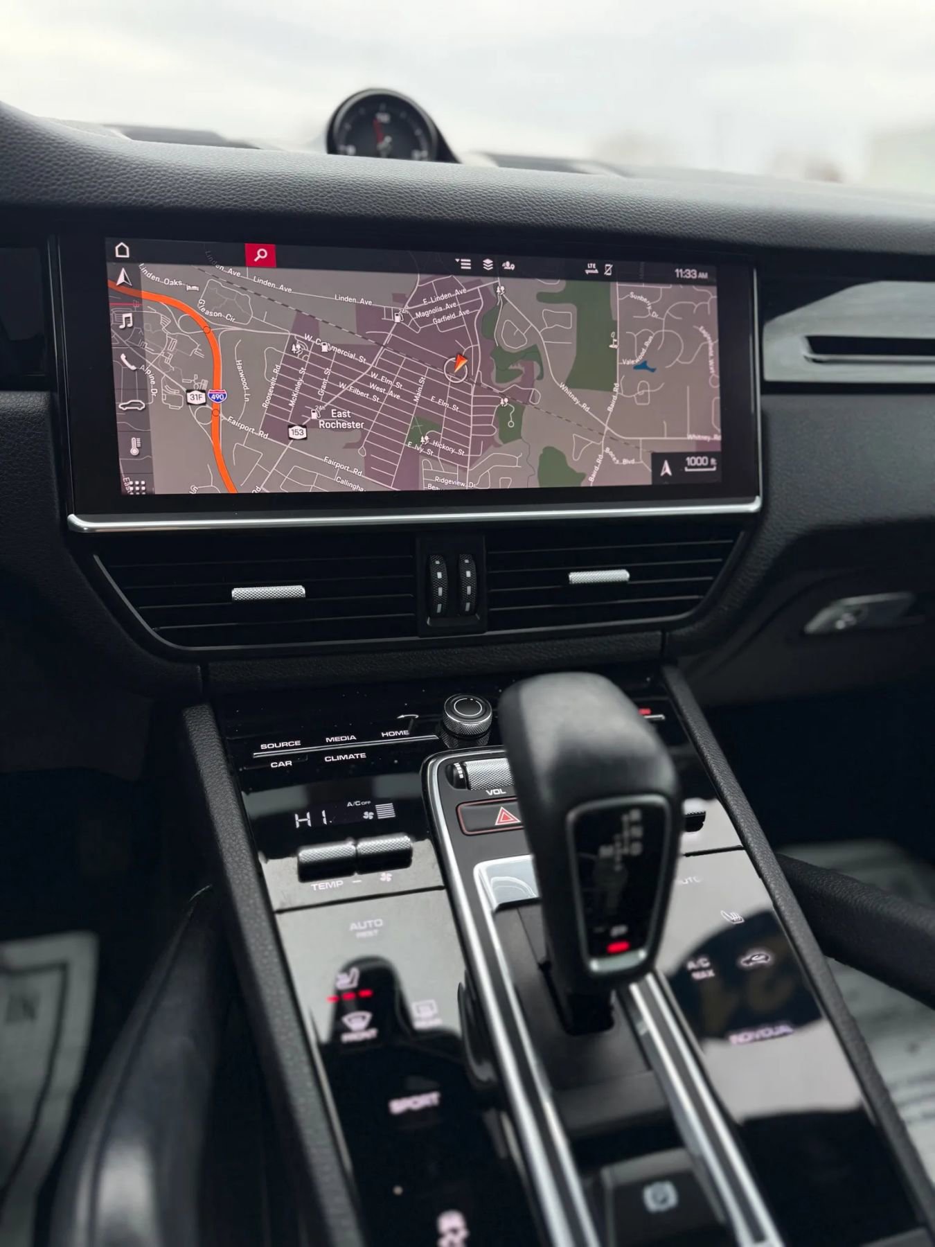 Used 2021 Porsche Cayenne Sport Utility 4D image 38