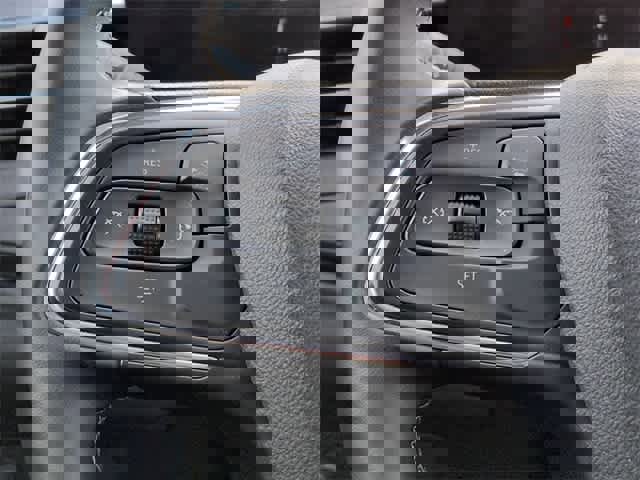 Used 2025 Buick Encore GX Preferred image 23