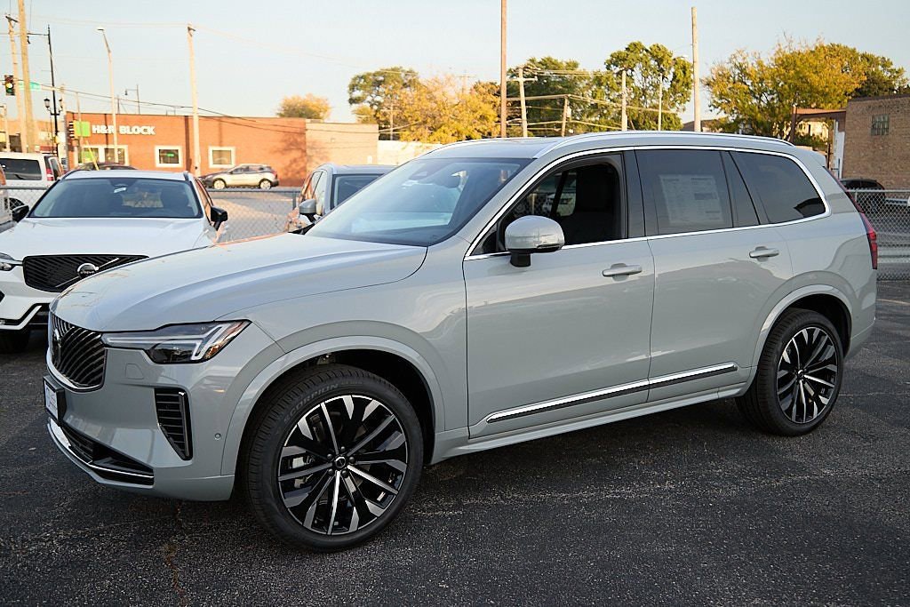New 2026 Volvo XC90 B6 Plus w/ Protection Package Premier image 6