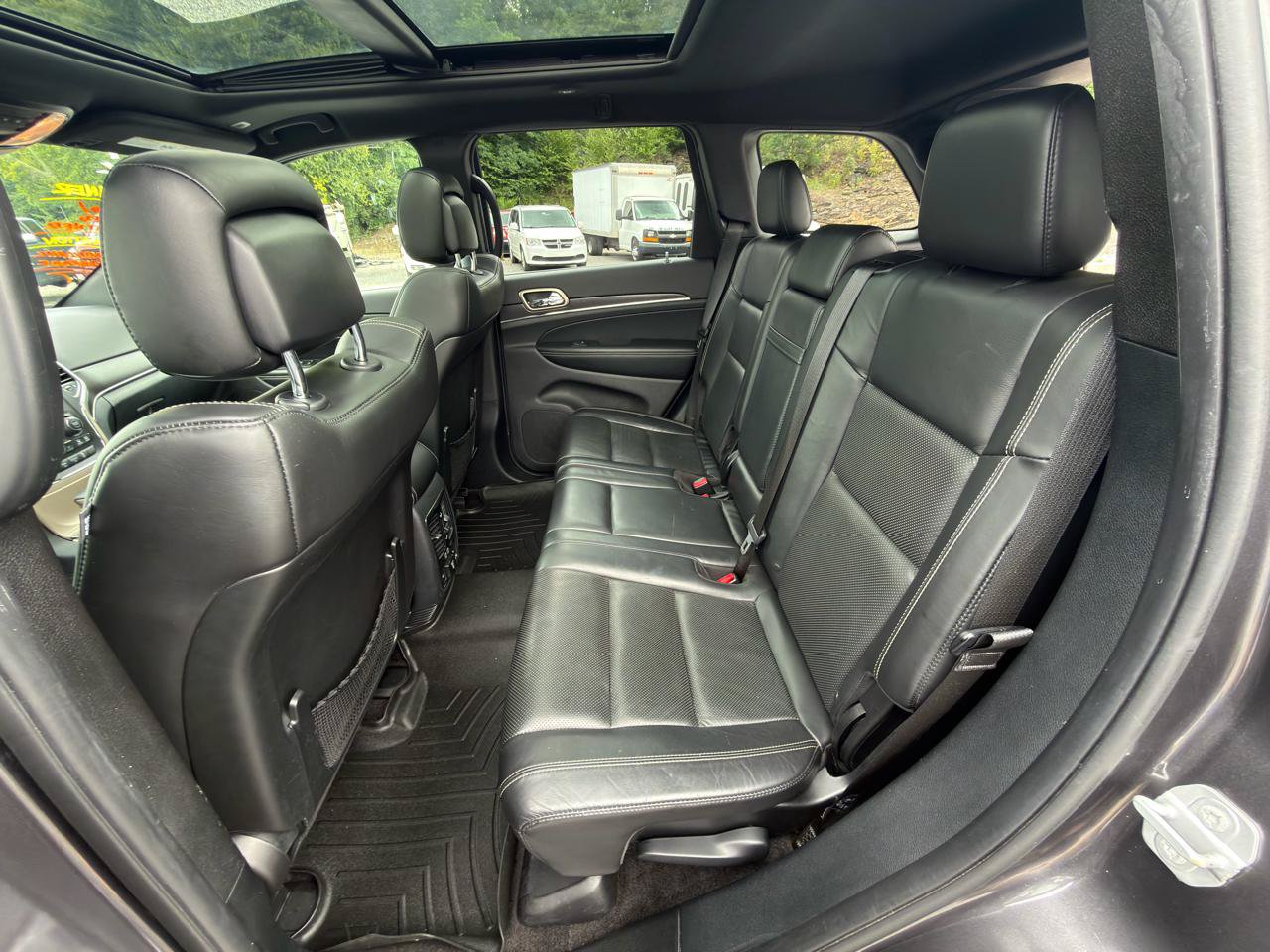 Used 2017 Jeep Grand Cherokee Limited w/ Luxury Group II AWD/4WD image 22