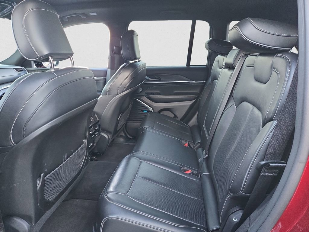 Used 2022 Jeep Grand Cherokee Overland image 16