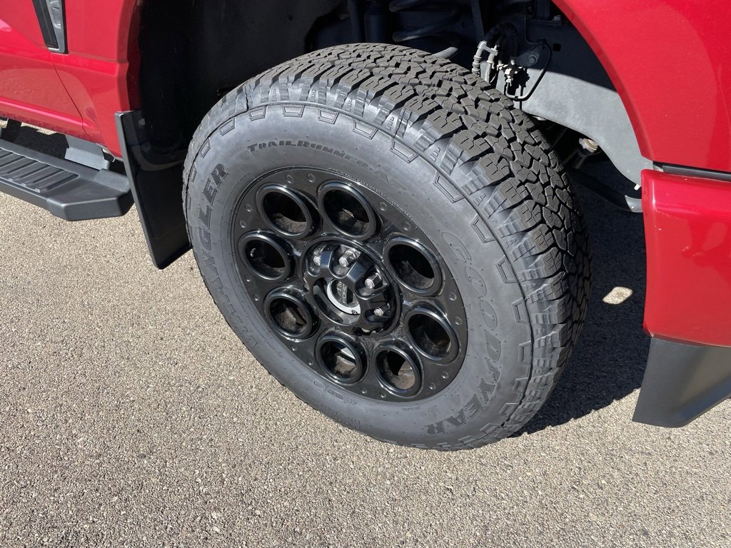 Used 2024 Ford F250 XLT w/ Black Appearance Package image 3