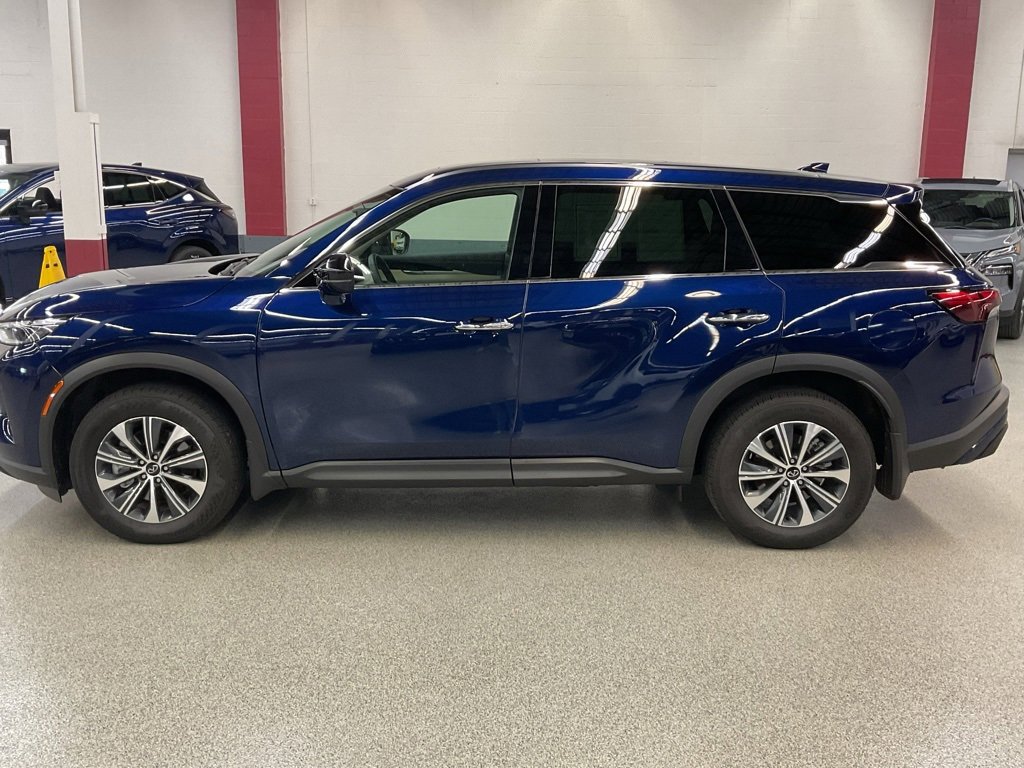 Used 2025 INFINITI QX60 Pure image 8