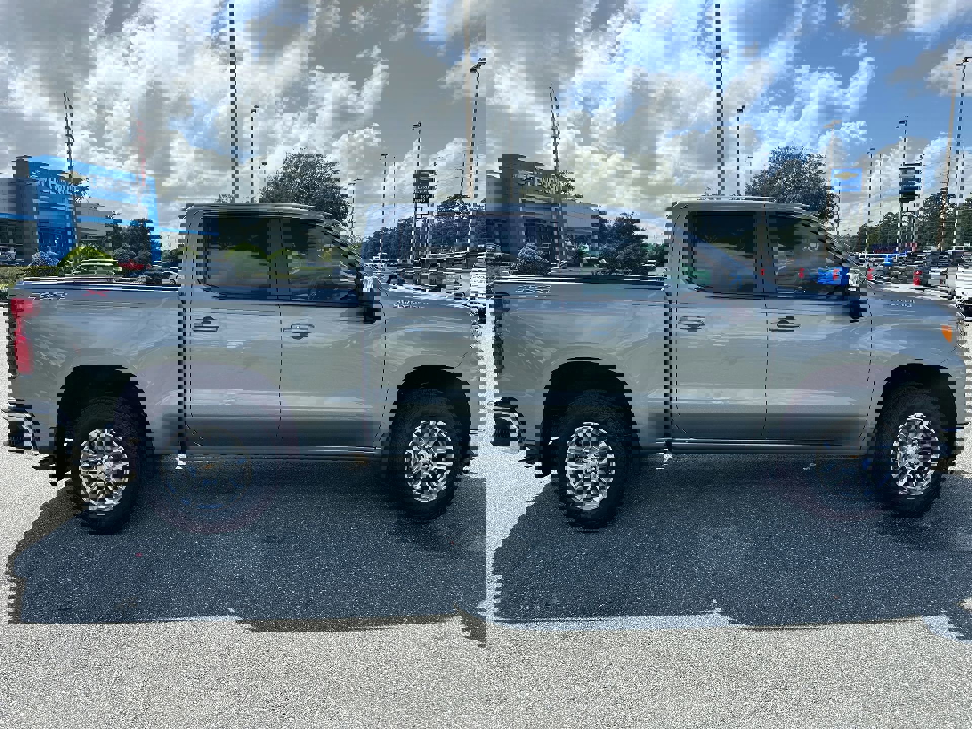 New 2026 Chevrolet Silverado 1500 LT w/ Convenience Package II image 3