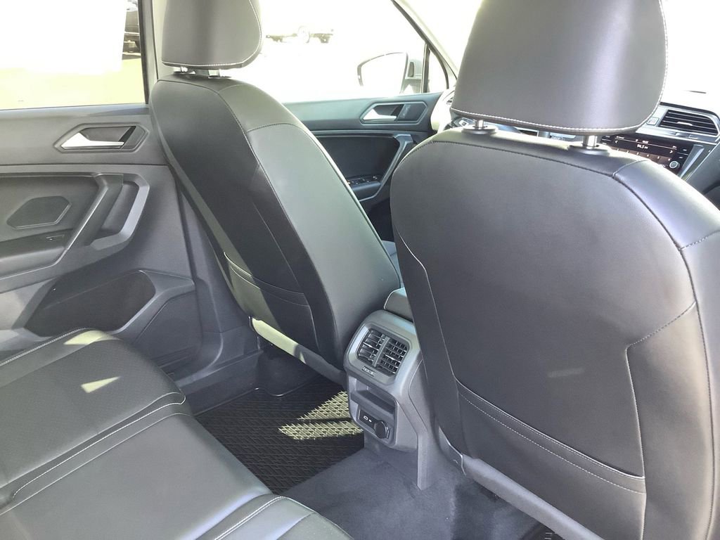 Used 2021 Volkswagen Tiguan SEL image 17