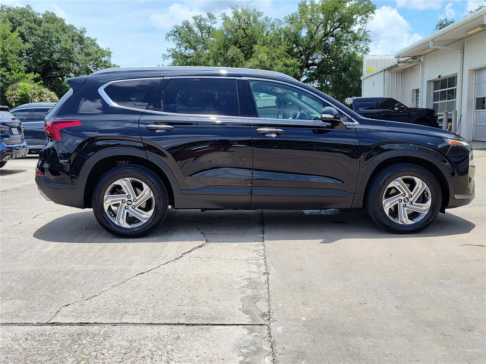 Used 2023 Hyundai Santa Fe SEL FWD image 8