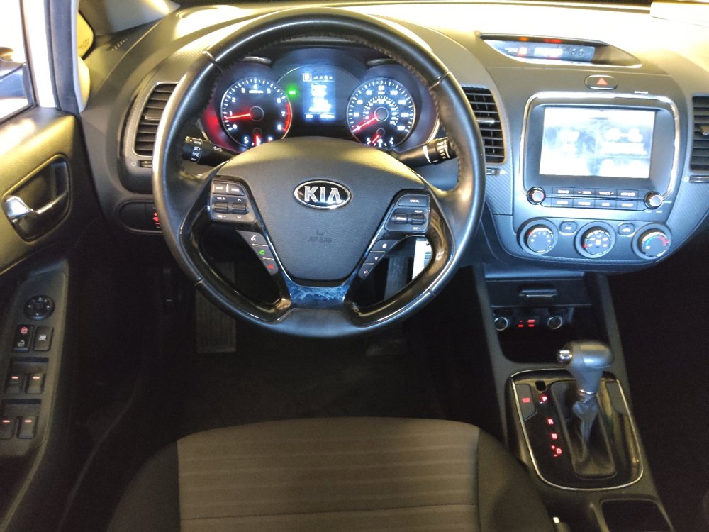 Used 2018 Kia Forte S image 22