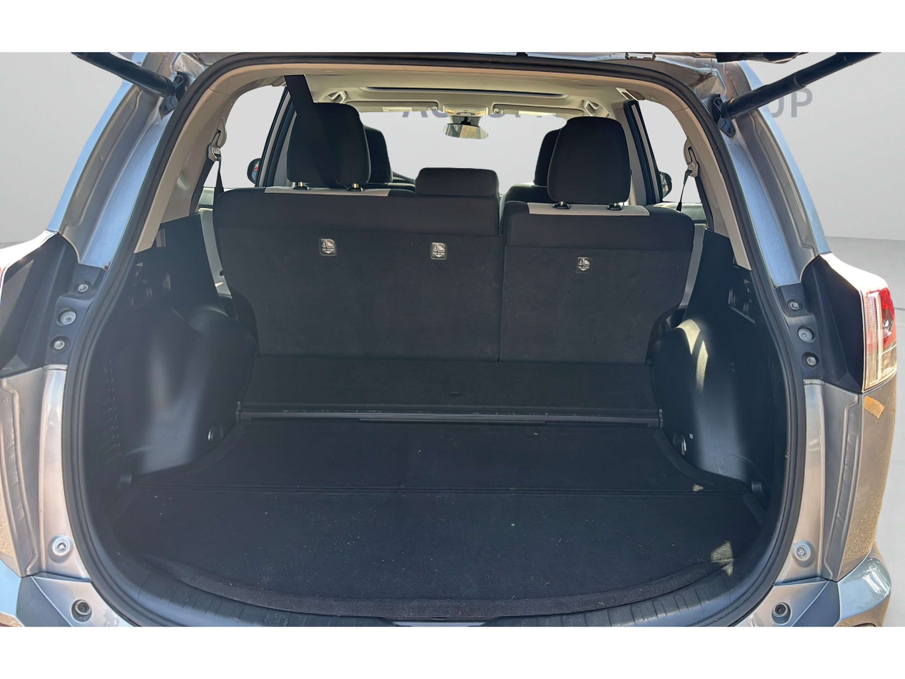 Used 2017 Toyota RAV4 XLE AWD/4WD image 14