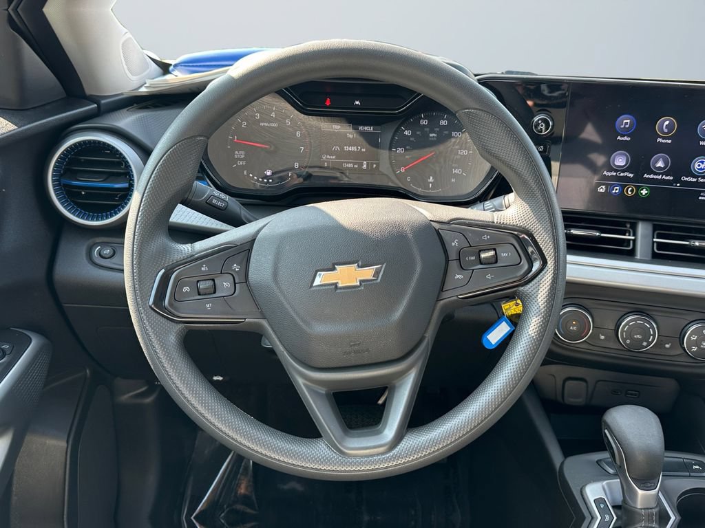 Used 2025 Chevrolet Trax LS w/ LS Convenience Package FWD image 12