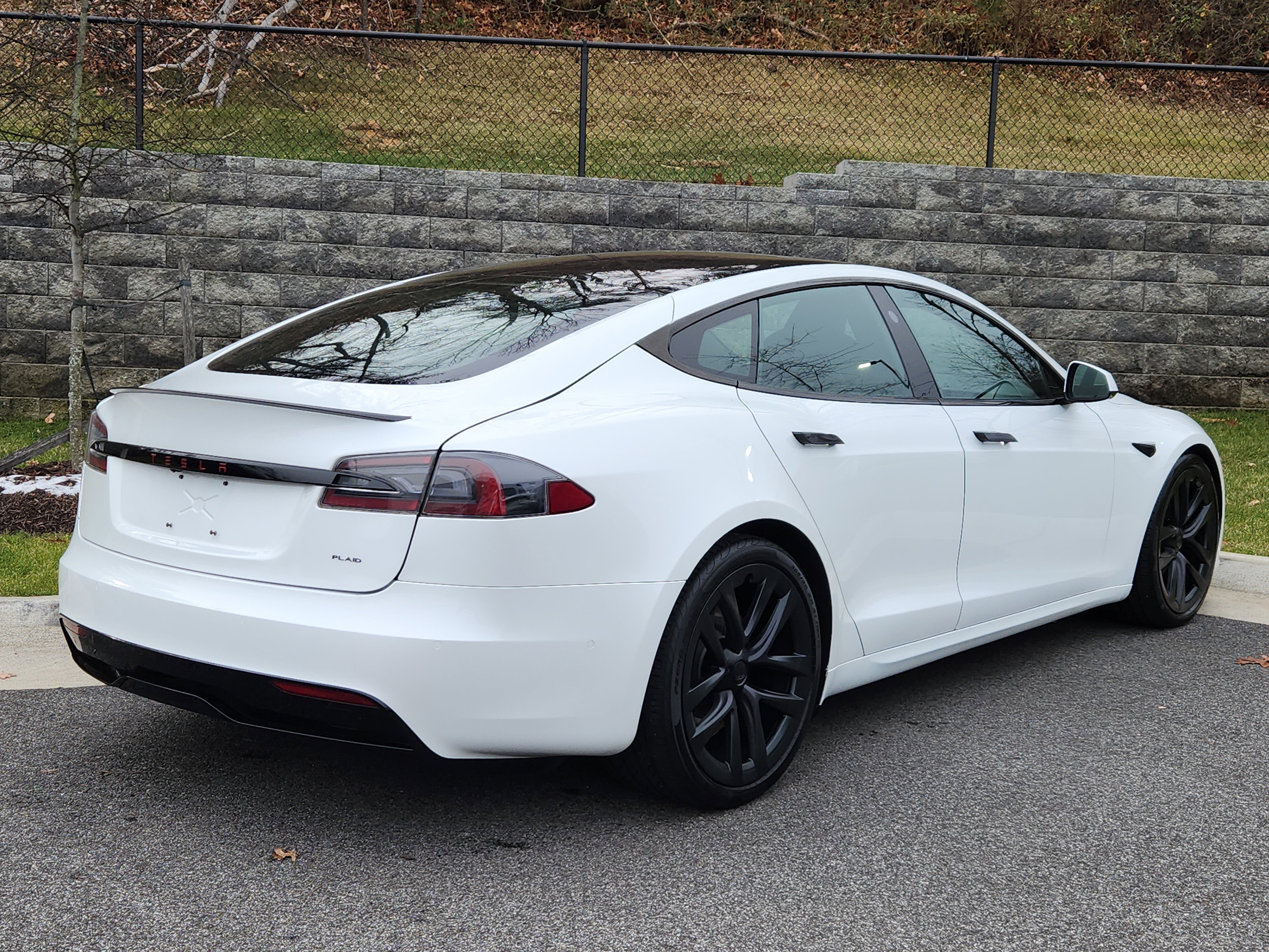Used 2021 Tesla Model S Plaid image 2