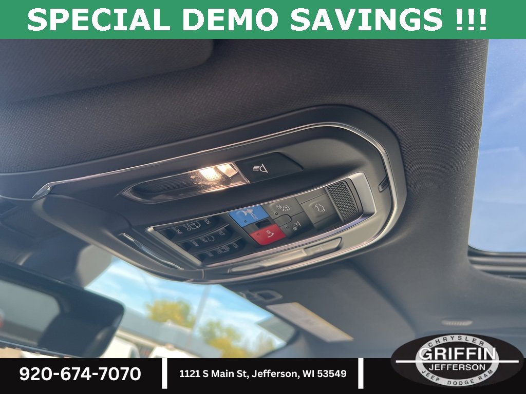 New 2025 Jeep Grand Cherokee Limited w/ Luxury Tech Group II image 25