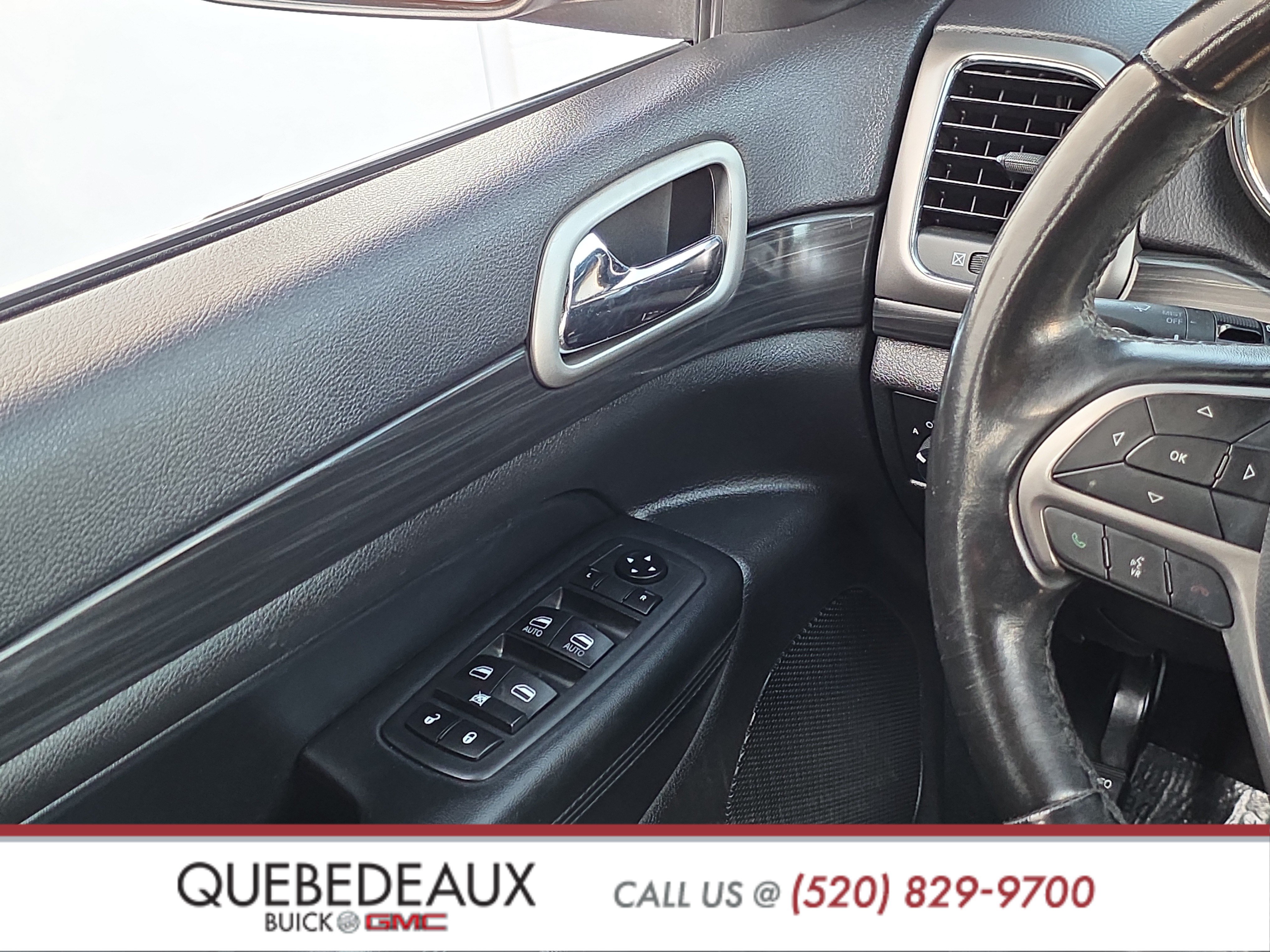 Used 2020 Jeep Grand Cherokee Laredo w/ Laredo X Package RWD image 21