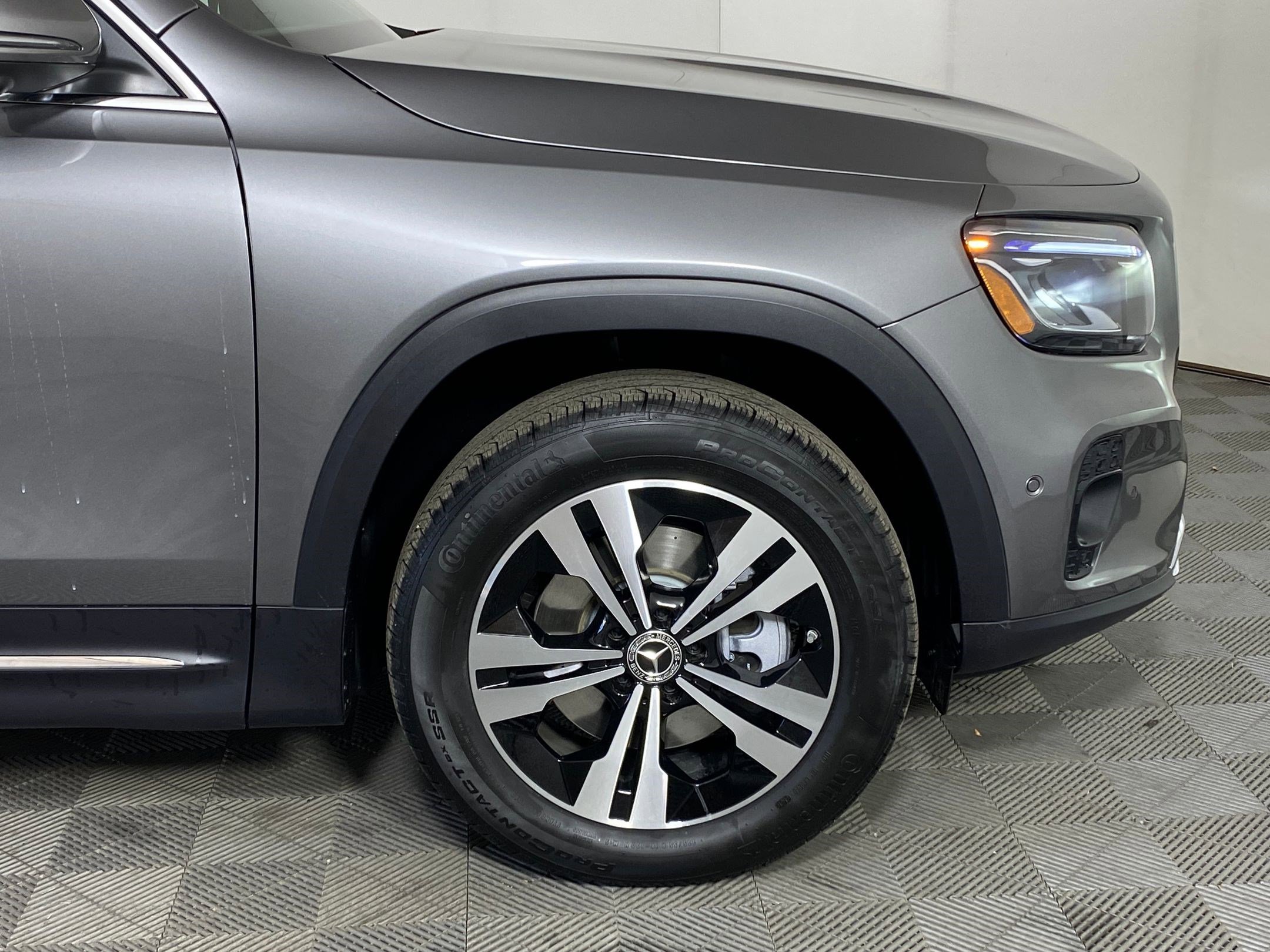 Used 2026 Mercedes-Benz GLB 250 4MATIC image 11