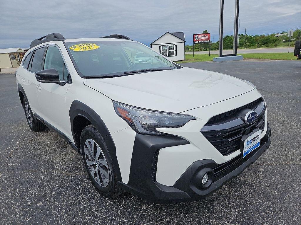 Used 2025 Subaru Outback Premium AWD/4WD image 11
