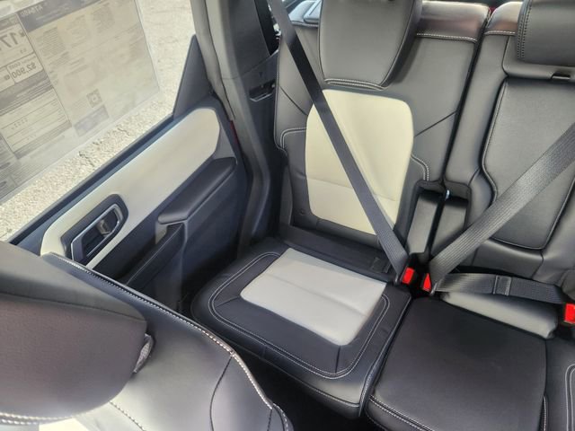 New 2026 Ford Bronco Outer Banks w/ Sasquatch Package image 13