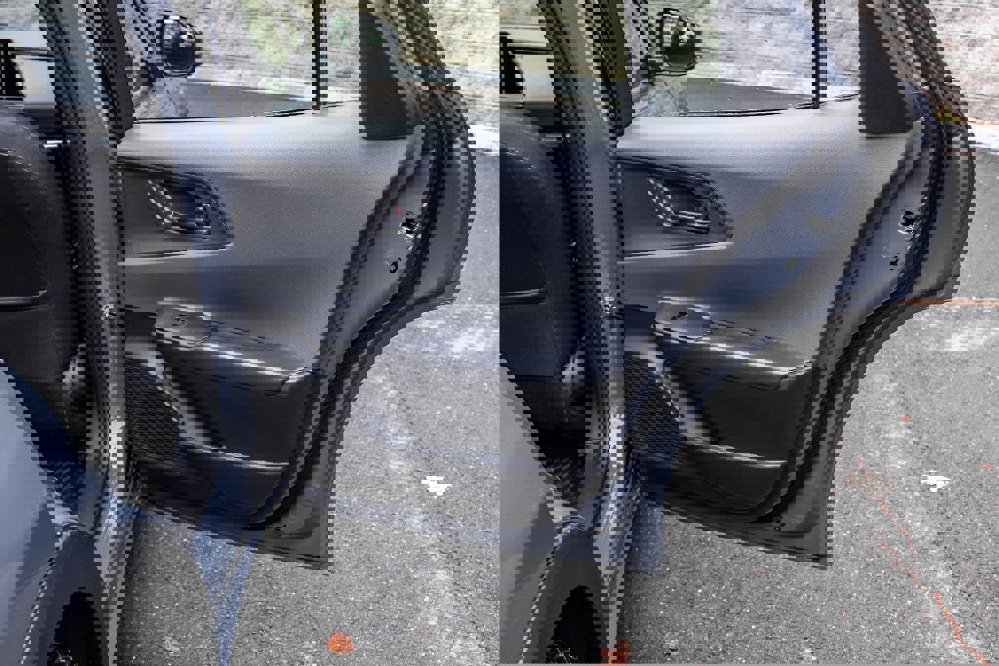 Used 2025 Toyota Prius LE image 16