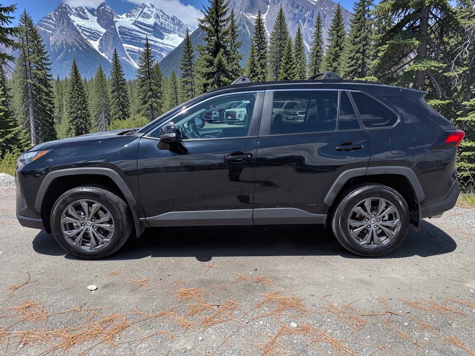 Used 2024 Toyota RAV4 XLE Premium w/ Weather Package AWD/4WD image 3