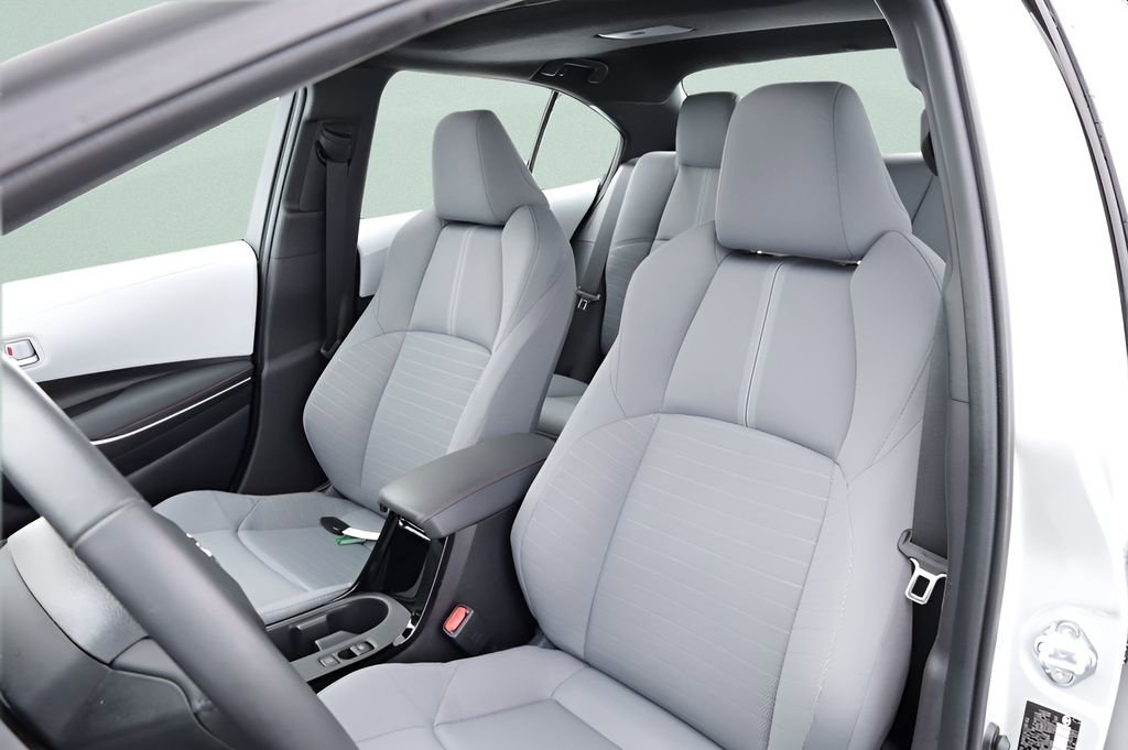 Certified 2025 Toyota Corolla SE w/ SE Premium Package FWD image 19