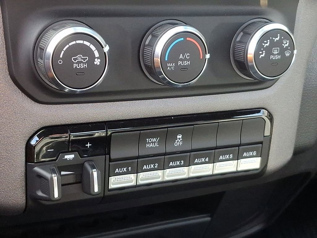 Used 2024 RAM 2500 Tradesman w/ Chrome Appearance Group image 13