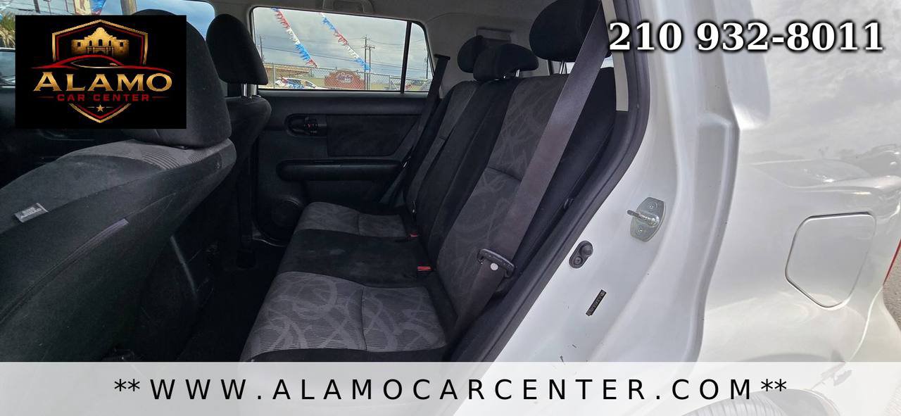 Used 2014 Scion xB FWD image 26