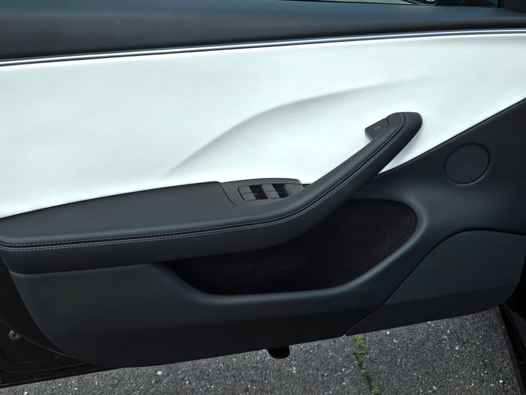 Used 2025 Tesla Model 3 Performance image 11