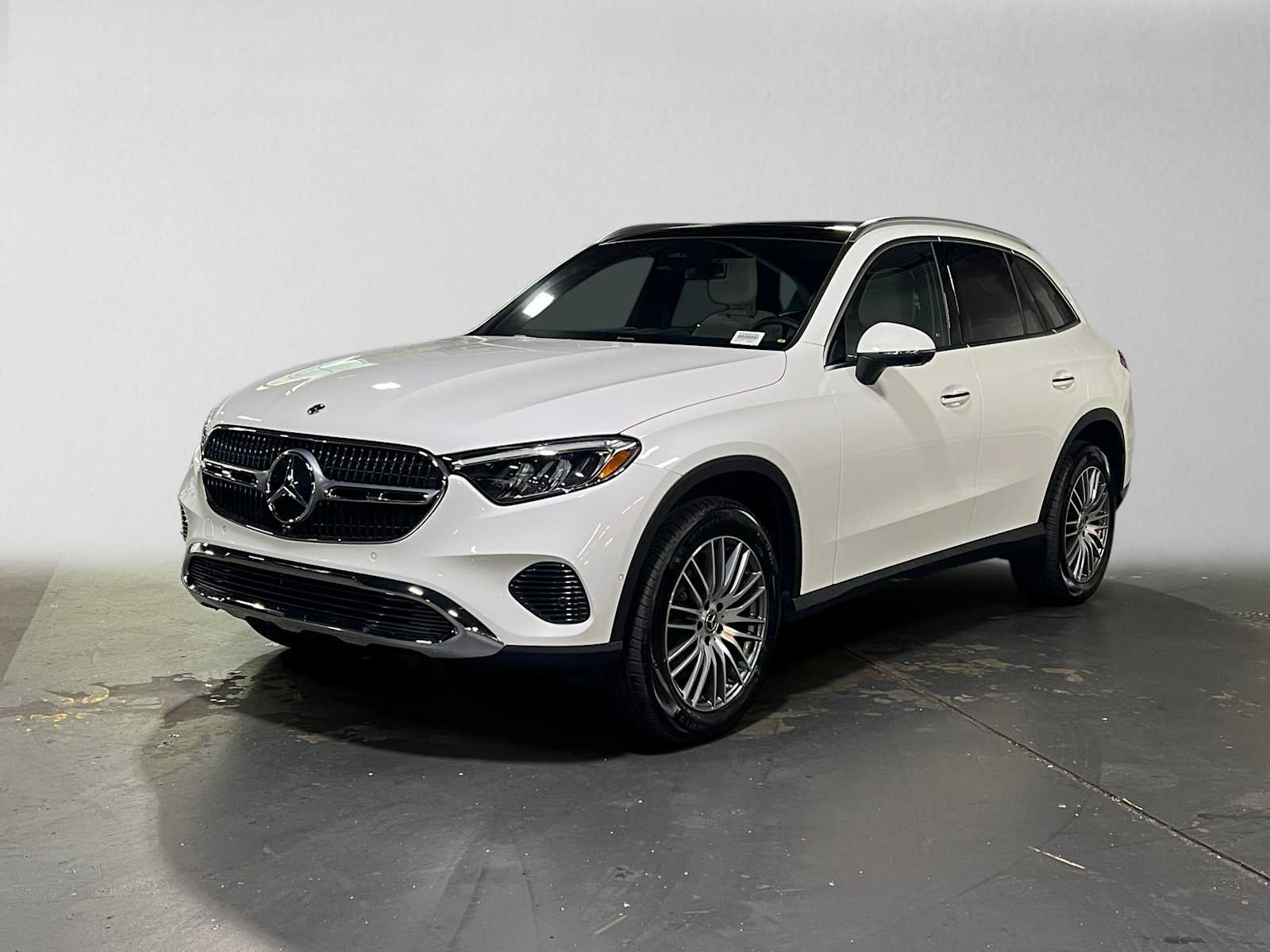 Used 2026 Mercedes-Benz GLC 300 4MATIC image 7