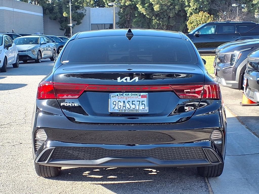 Certified 2023 Kia Forte LXS FWD image 4