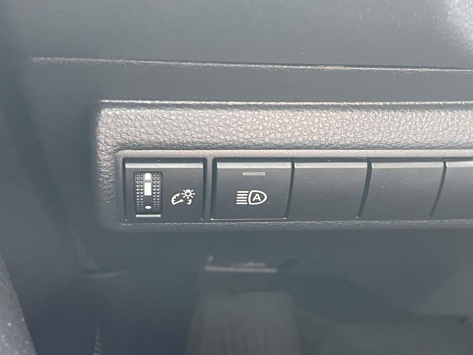 Used 2022 Toyota Corolla SE FWD image 24