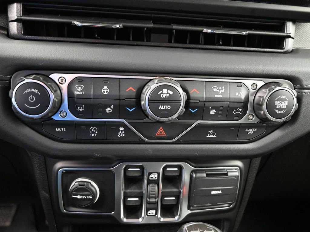 New 2026 Jeep Wrangler Sahara w/ Technology Group image 15