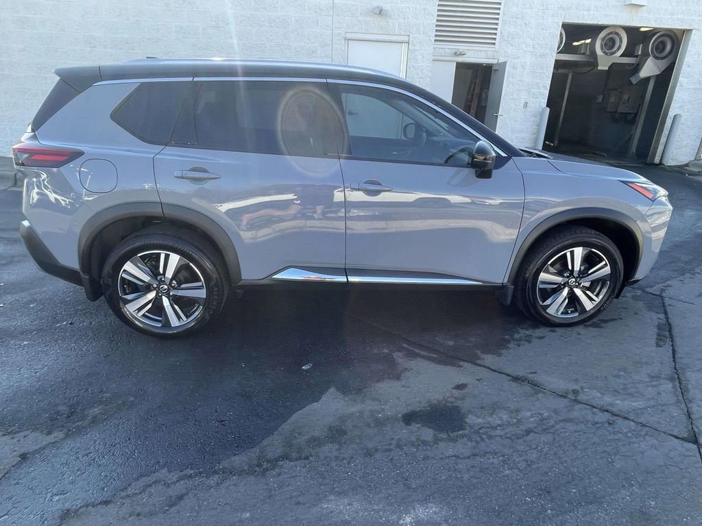 Used 2021 Nissan Rogue SL w/ Premium Package image 12