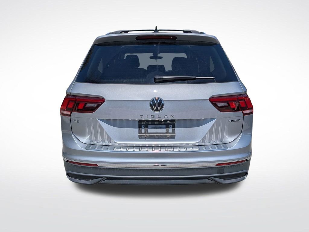 Used 2024 Volkswagen Tiguan SE w/ Panoramic Sunroof Package AWD/4WD image 5